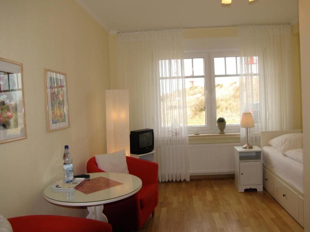 Strandhotel-Najade Боркум Номер фото